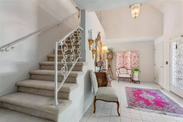 Neenah, WI 54956,119 OLD ORCHARD LN