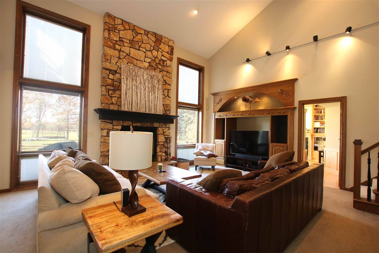Fond Du Lac, WI 54935-8712,880 COUNTRY CLUB LN