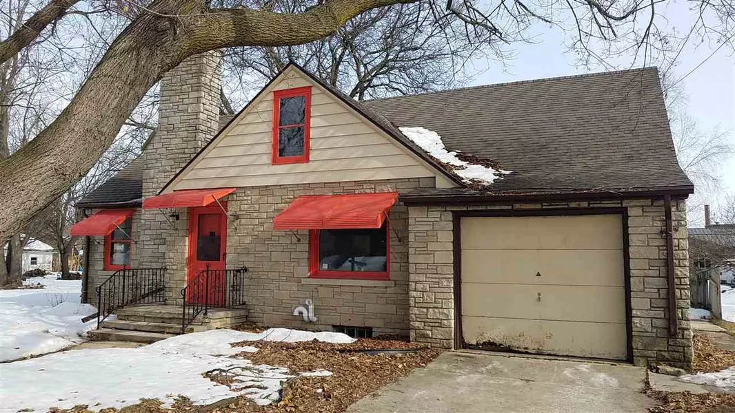 108 N STATE ST, Chilton, WI 53014