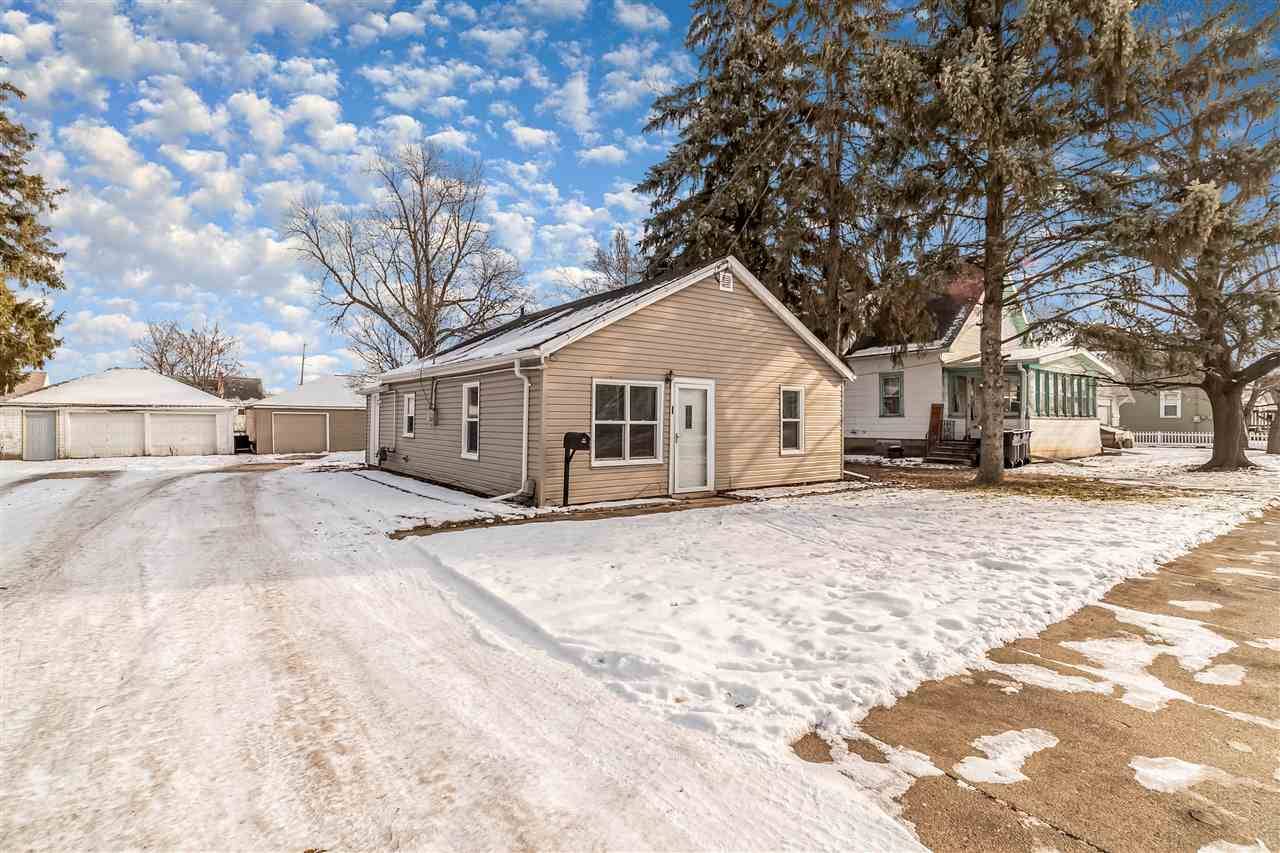 173 GRUENWALD AVE, Neenah, WI 54956-2210