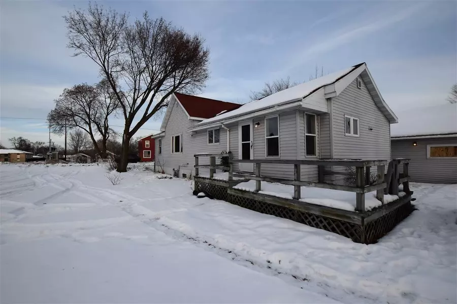 523 MCDONALD ST, Oconto, WI 54153-1033