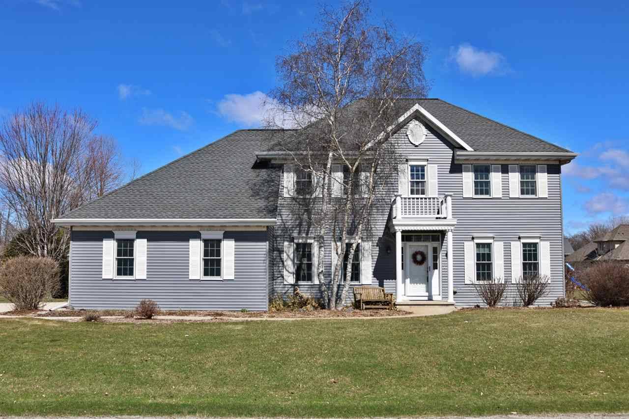 340 THACKERY DR, Oshkosh, WI 54904