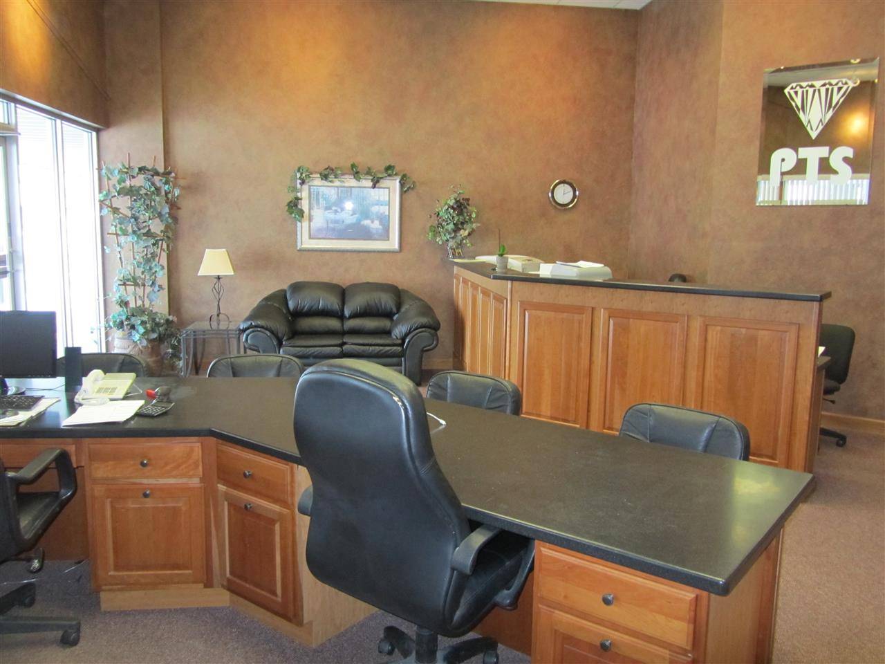 Fond Du Lac, WI 54935,28 W PIONEER RD
