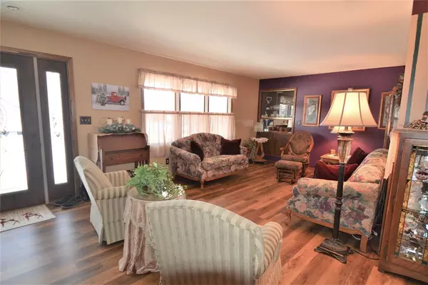 Howards Grove, WI 53083-1369,1009 FROST RD