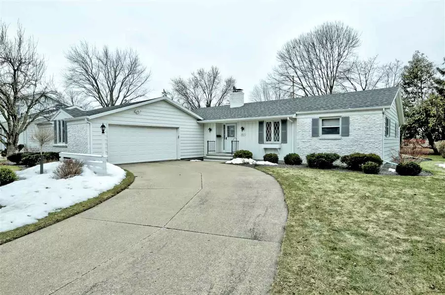 2717 BEECHWOOD CT, Appleton, WI 54911