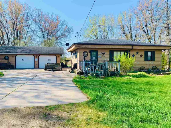 W2240 BROWN DEER AVE, Poy Sippi, WI 54967