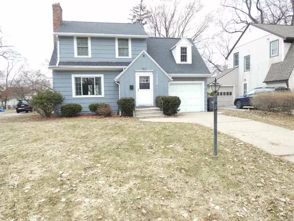 1420 S JACKSON ST, Green Bay, WI 54301-2339