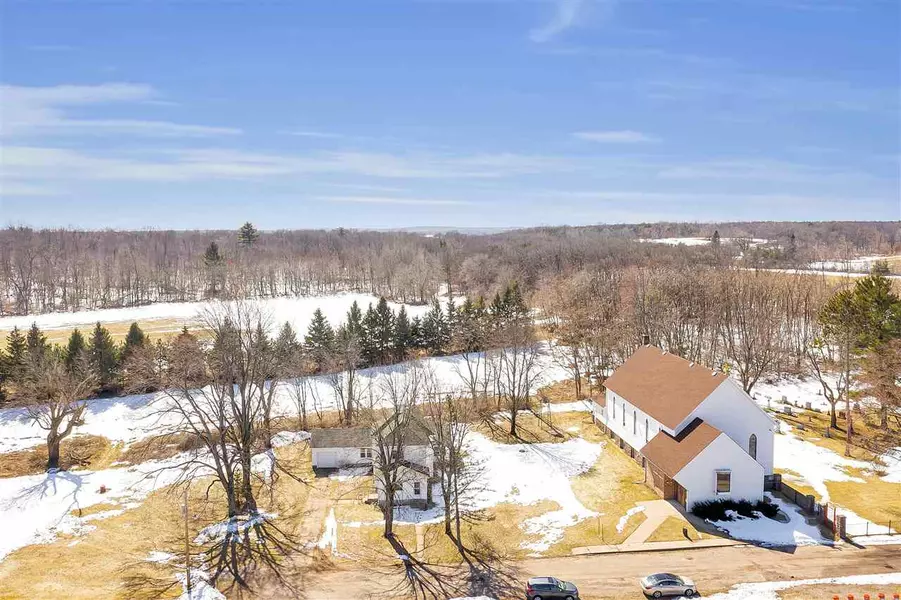 8907 HWY 54, Amherst, WI 54406