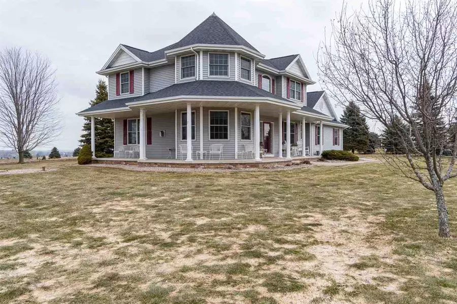 N2767 HEINES WAY, Hortonville, WI 54944