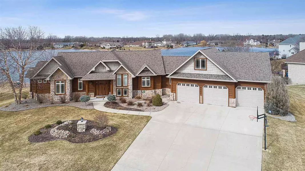 2975 SEAFARER WAY, Suamico, WI 54173