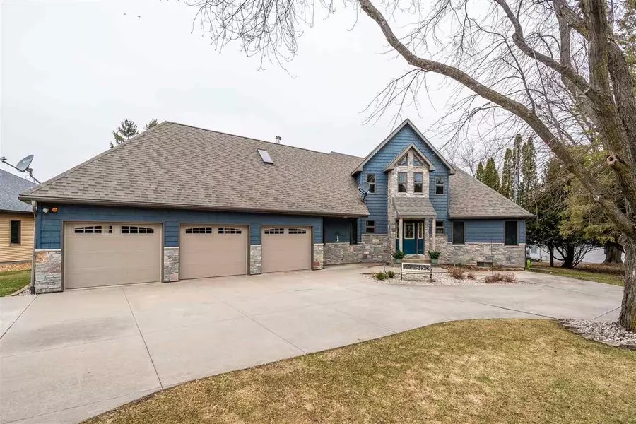 9644 WELSCH RD, Winneconne, WI 54986