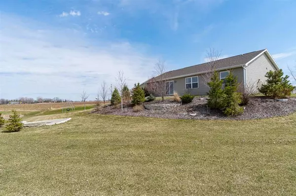 Combined Locks, WI 54113,633 CAREFREE CT