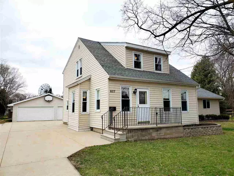 627 S WEIMAR ST, Appleton, WI 54915
