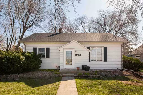 1810 N MAIN ST, Oshkosh, WI 54901-2322