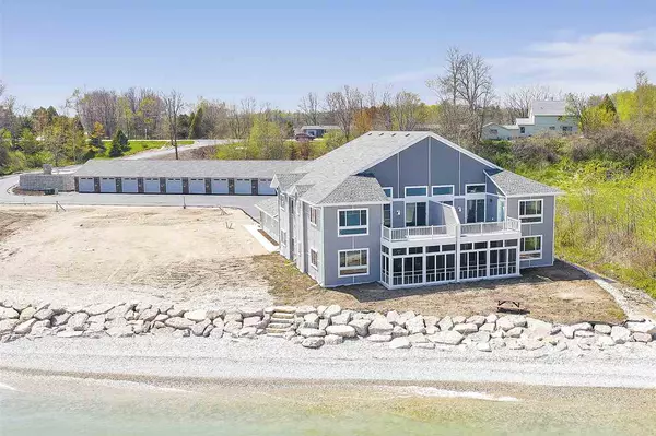 2612 LAKE ST, Algoma, WI 54201