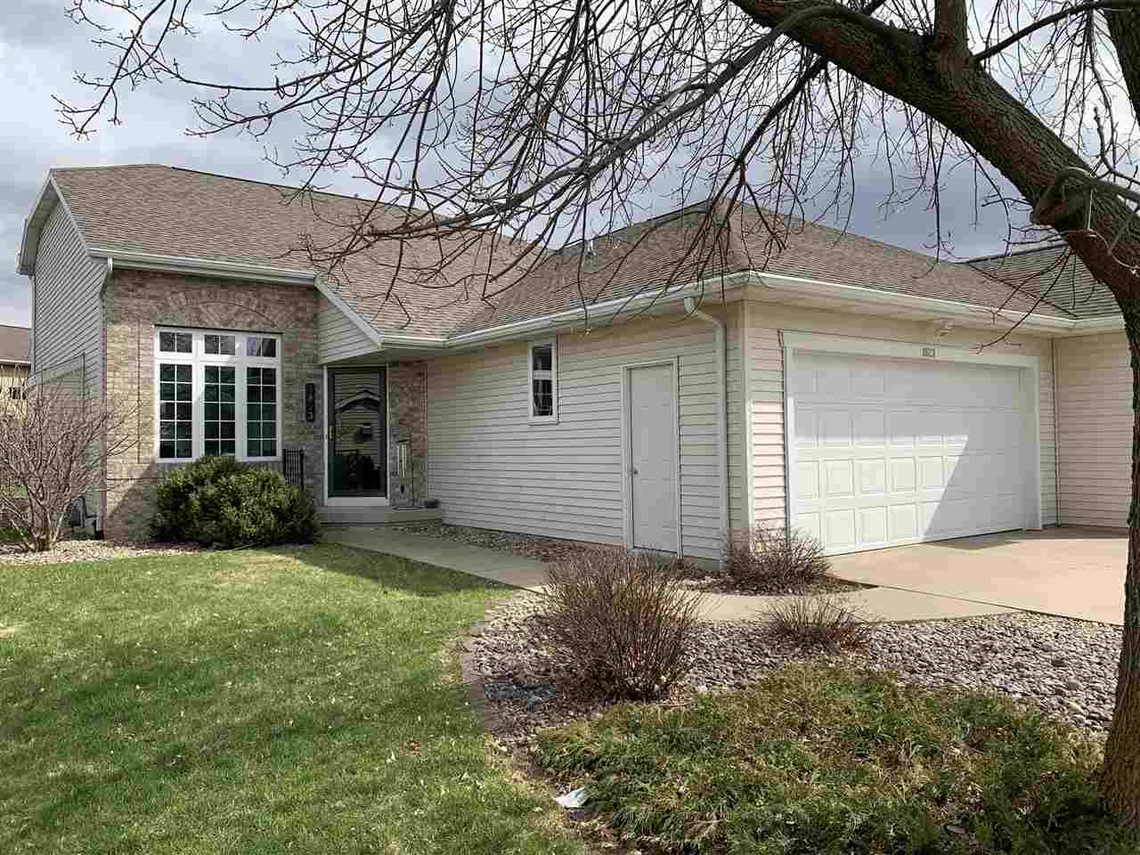 1823 HARDWOODS CT, De Pere, WI 54115-9641