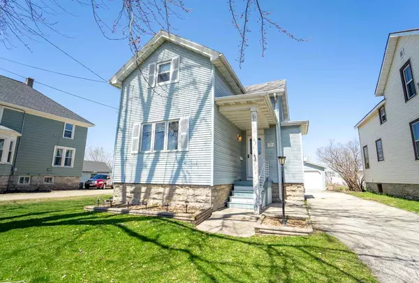 336 W 6TH AVE, Oshkosh, WI 54902-5912