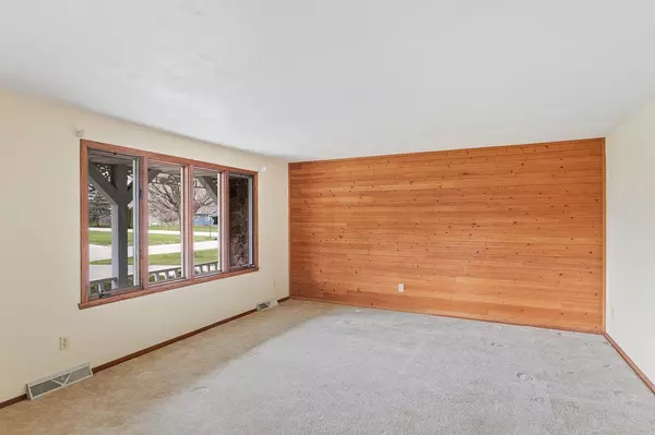 Neenah, WI 54956,1700 OAKVIEW DR