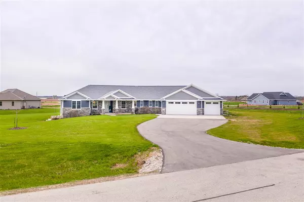 W237 HAWKS NEST LN, Kaukauna, WI 54130