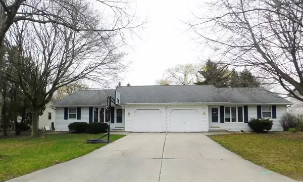 3621 EAST RIVER DR, Green Bay, WI 54301-1103