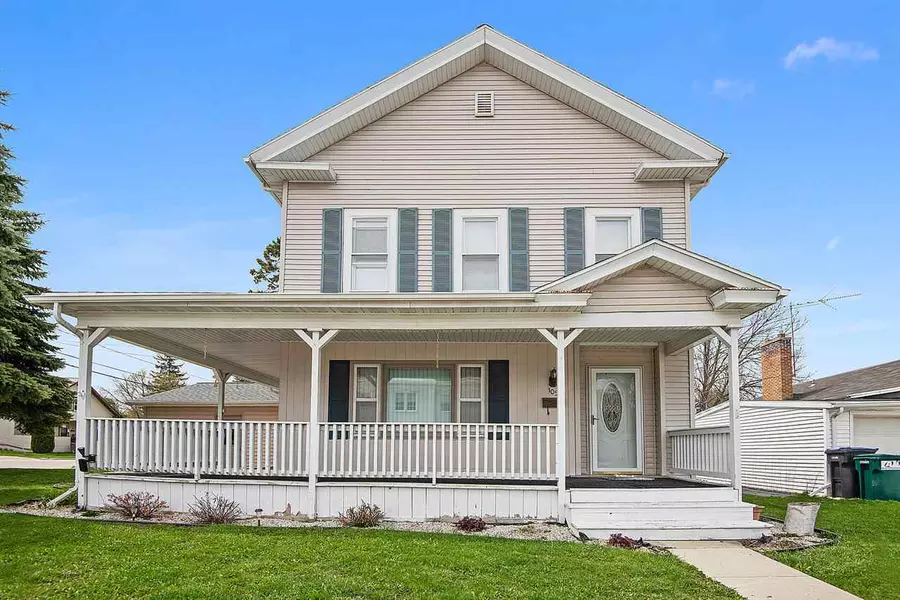 105 N MADISON ST, Chilton, WI 53014-1246