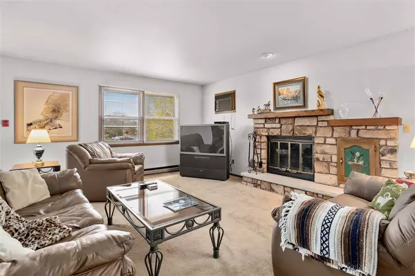Neenah, WI 54956-3690,1160 BRITTANY CT #99