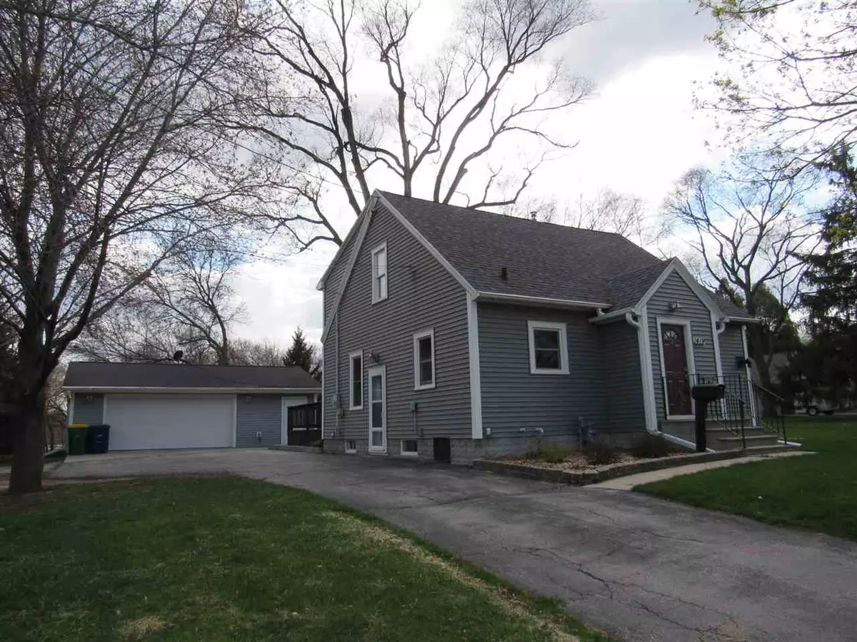 Green Bay, WI 54303,1419 DOUSMAN ST