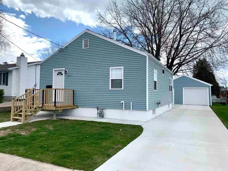 1011 27TH ST, Two Rivers, WI 54241