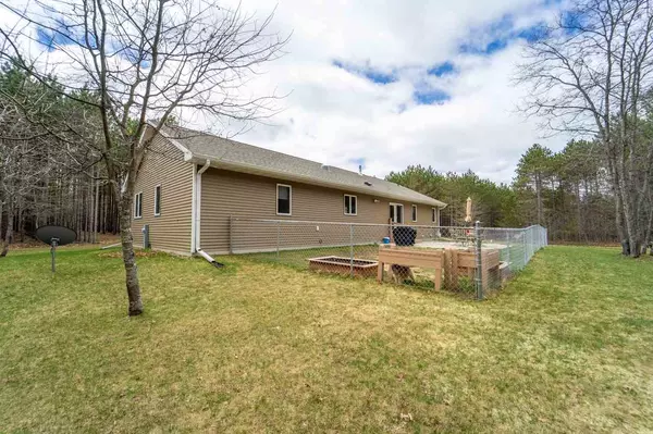Hazelhurst, WI 54531,10368 HUGHITT LAKE RD