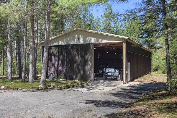 Gillett, WI 54124,14393 HWY VV
