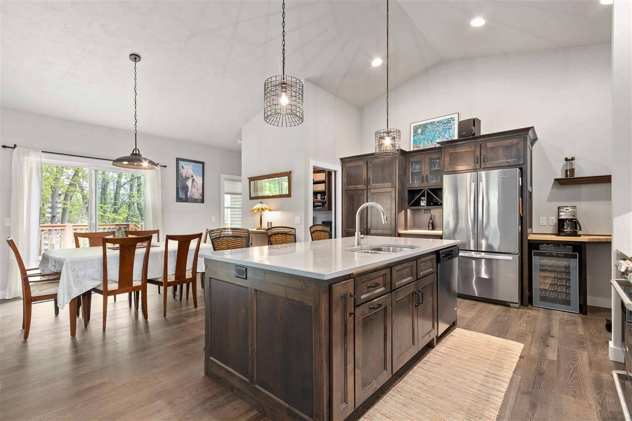 Neenah, WI 54956,1133 AVA CT