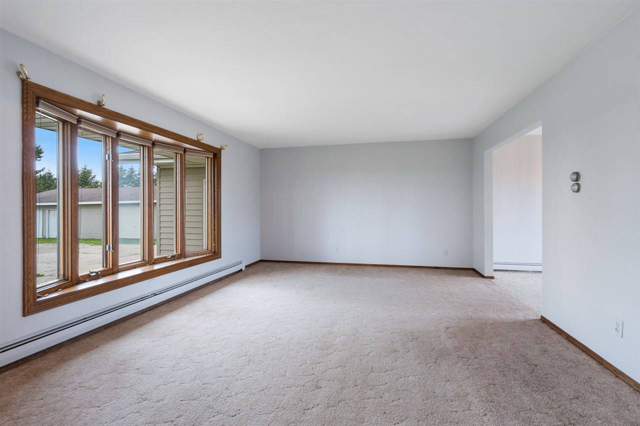 Pulaski, WI 54162-7420,W1796 HILLSIDE DR