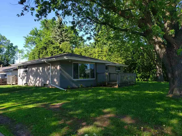 Neenah, WI 54956-1223,945 E SHADY LN