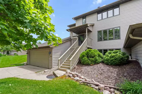 3502 HIGHLAND CENTER DR, Green Bay, WI 54311-7355