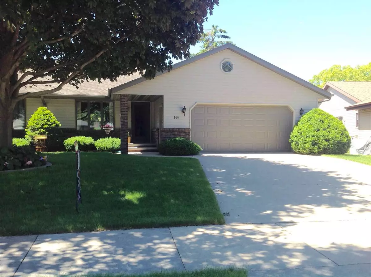 Appleton, WI 54914-0000,915 RIDGEVIEW DR