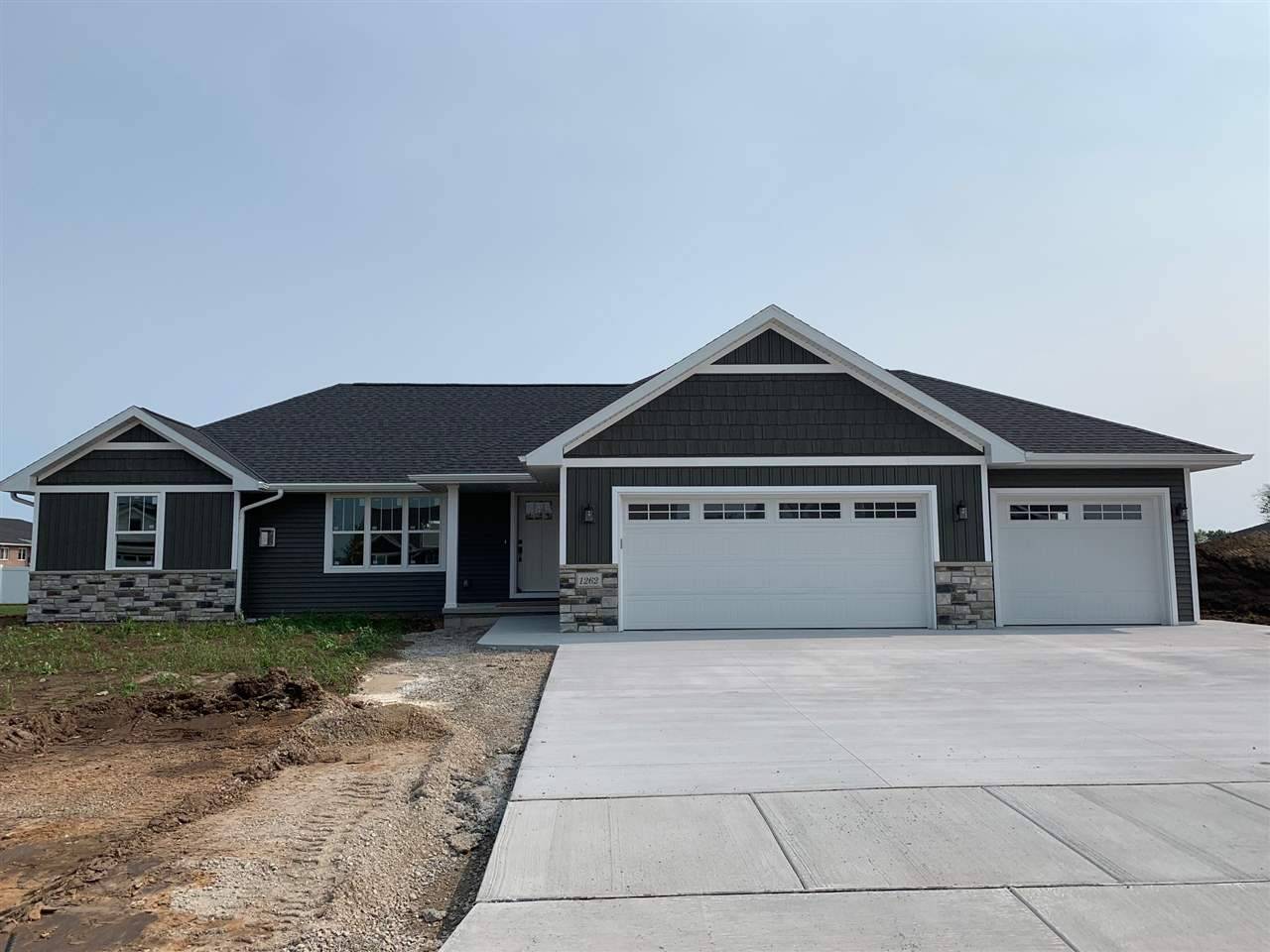1262 MOUNTAIN BAY DR, Pulaski, WI 54162