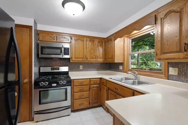 Pulaski, WI 54162-8852,210 WILLIAMS ST