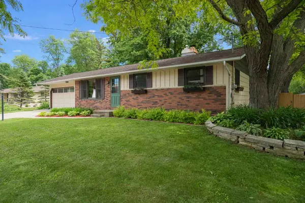 Pulaski, WI 54162-8852,210 WILLIAMS ST