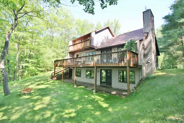 6735 BIRCHWOOD SHORES LN, Oconto Falls, WI 54154-9537