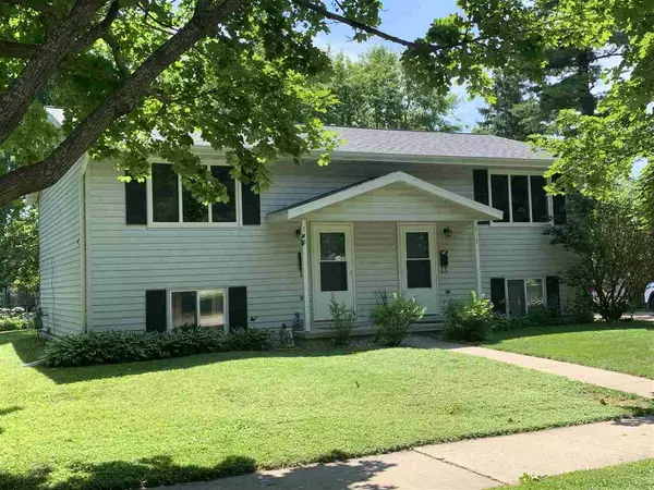 715 S CLAY ST, Green Bay, WI 54301-3415