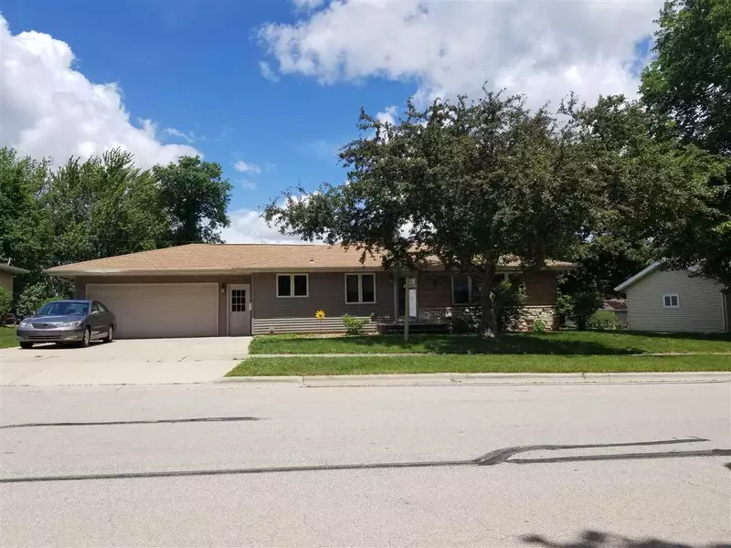 202 W GRAND ST, Chilton, WI 53014