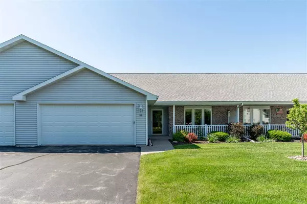 84 QUEENS WAY, Fond Du Lac, WI 54935