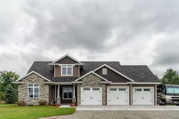 1985 E SHADY LN, Neenah, WI 54956