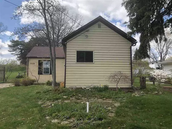Green Bay, WI 54301-2215,2030 JOURDAIN LN