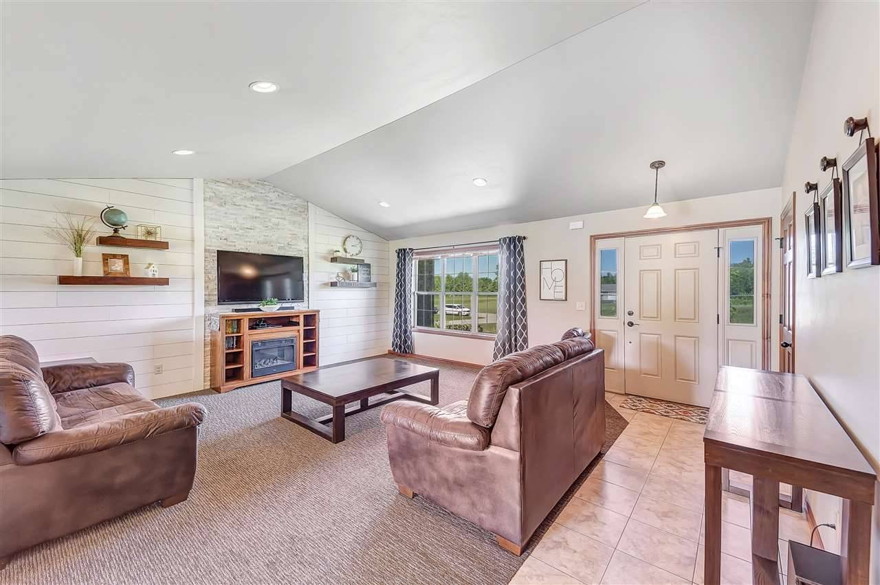 Pulaski, WI 54162,857 VAN LOM CT