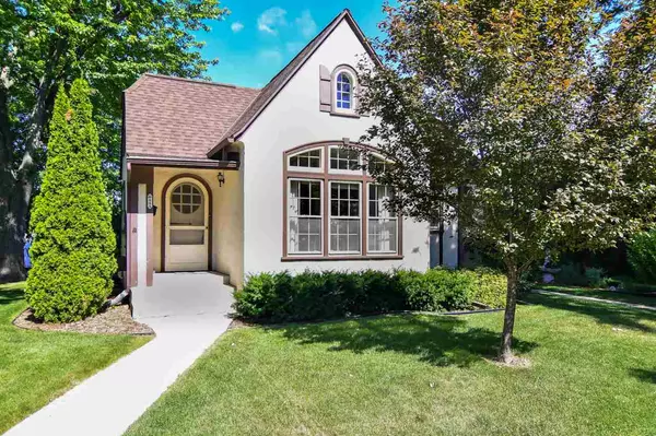 444 S VAN BUREN ST, Green Bay, WI 54301