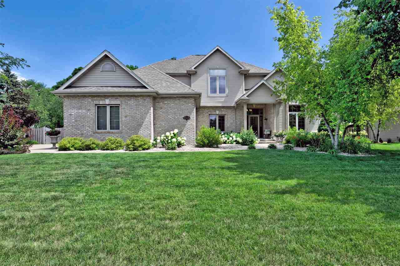 1406 WHITTIER DR, Neenah, WI 54956