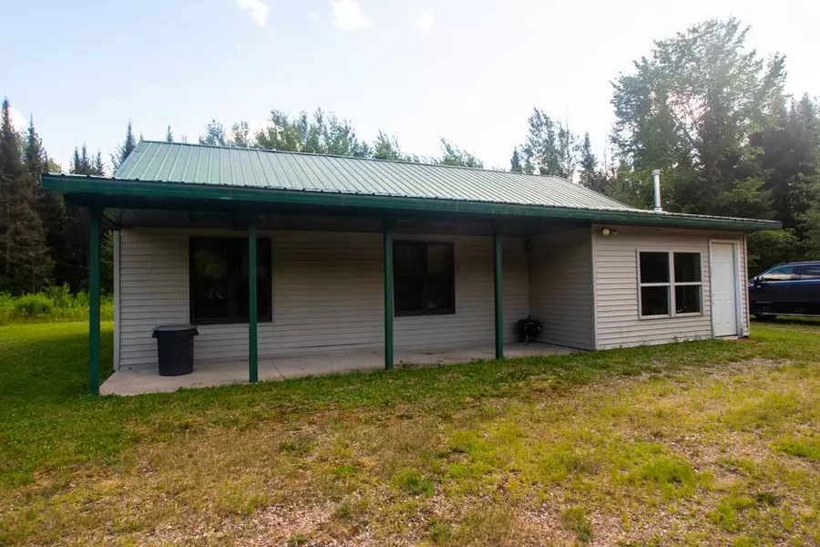 4977 BLUEBIRD RD, Long Lake, WI 54542