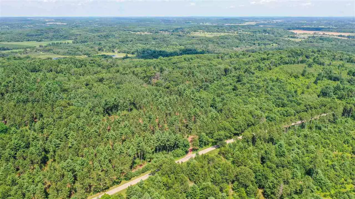 Waupaca, WI 54981,E1938 DAYTON RD