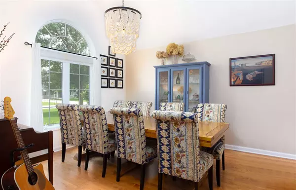 Appleton, WI 54914-5636,3321 N SHAWNEE LN